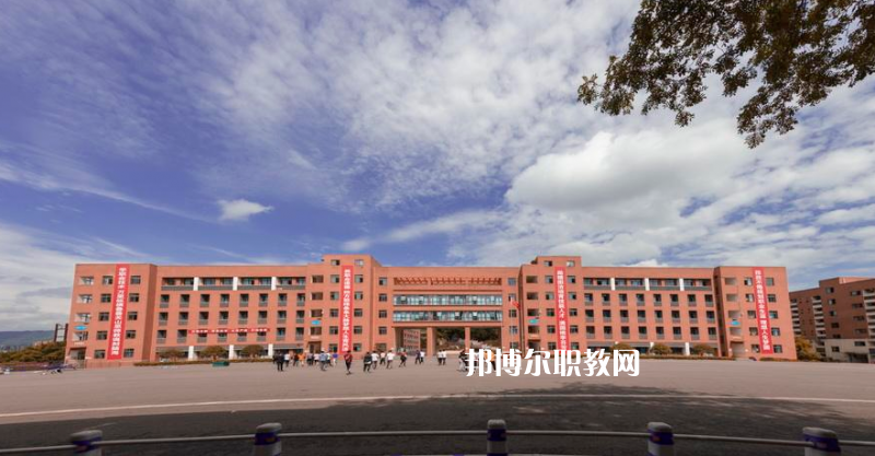 重慶綦江職業(yè)教育中心2022年學(xué)費(fèi)、收費(fèi)多少