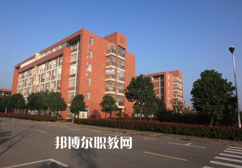 安徽滁州技師學(xué)院2022年學(xué)費(fèi)、收費(fèi)多少