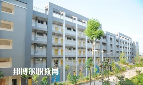 大竹縣職業(yè)中學(xué)2022年報名條件、招生要求、招生對象