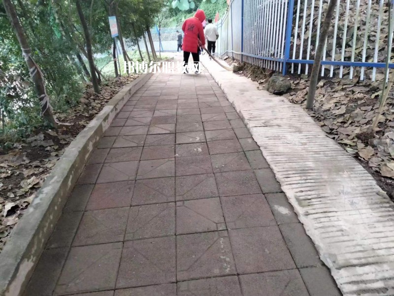 宜賓東方職業(yè)技術(shù)學(xué)校2022年報名條件、招生要求、招生對象