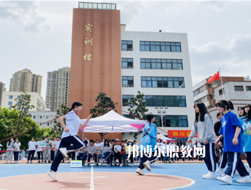 四川省工業(yè)貿(mào)易學校怎么樣、好不好