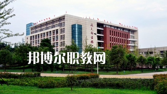 西南醫(yī)科大學(xué)護理學(xué)院附屬衛(wèi)生學(xué)校2022年報名條件、招生要求、招生對象