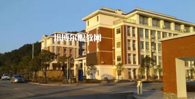 福建閩北衛(wèi)生學校2022年報名條件、招生要求、招生對象