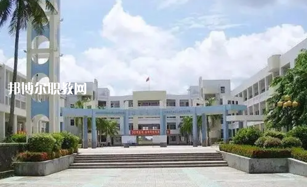 海南農(nóng)墾衛(wèi)生學(xué)校2022年報(bào)名條件、招生要求、招生對象