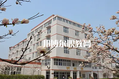 瀘州醫(yī)學(xué)院衛(wèi)生學(xué)校2022年怎么樣、好不好