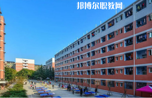 四川育英醫(yī)養(yǎng)科技技工學(xué)校2022年怎么樣、好不好