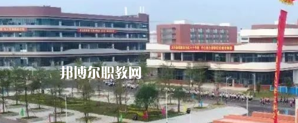 廣西醫(yī)科大學(xué)附設(shè)玉林衛(wèi)生學(xué)校2022年報名條件、招生要求、招生對象