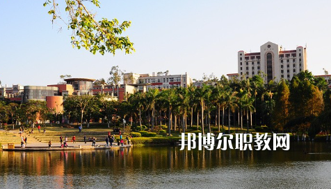 湖北東風(fēng)汽車技師學(xué)院2022年報(bào)名條件、招生要求、招生對象