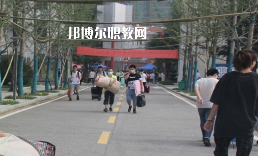 武漢新洲高級(jí)職業(yè)中學(xué)2022年報(bào)名條件、招生要求、招生對(duì)象
