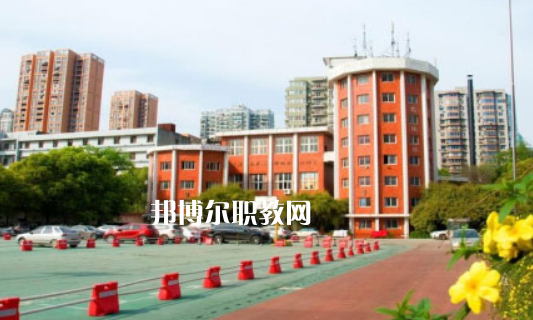 湖北中南技工學(xué)校2022年招生辦聯(lián)系電話(huà)