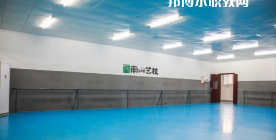 南寧市南山藝術(shù)職業(yè)技術(shù)學(xué)校2022年報(bào)名條件、招生要求、招生對(duì)象