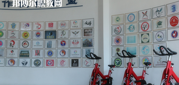德陽弘正科技職業(yè)學校2023年報名條件、招生要求、招生對象