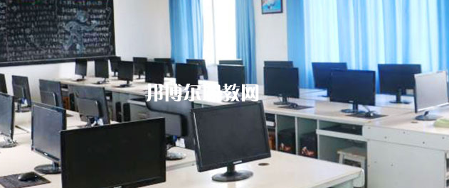 眉山市華興技工學校地址在哪里，哪個地區(qū)，哪個城市?