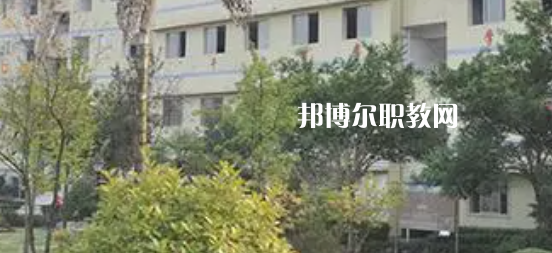 重慶市三峽職業(yè)技工學(xué)校地址在哪里，哪個地區(qū)，哪個城市?