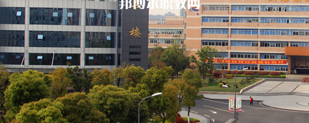 江蘇聯(lián)合職業(yè)技術(shù)學(xué)院無錫機(jī)電分院地址在哪里，哪個(gè)地區(qū)，哪個(gè)城市?