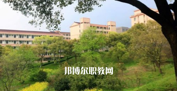 江蘇省宜興中等專業(yè)學(xué)校地址在哪里，哪個(gè)地區(qū)，哪個(gè)城市?