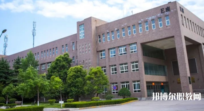 西安技師學(xué)院地址，乘車路線