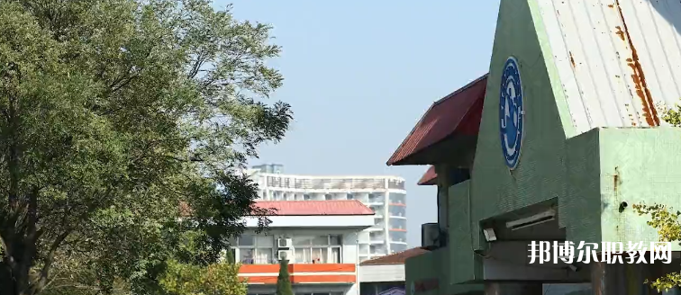 秦皇島市體育舞蹈中等專(zhuān)業(yè)學(xué)校地址，乘車(chē)路線