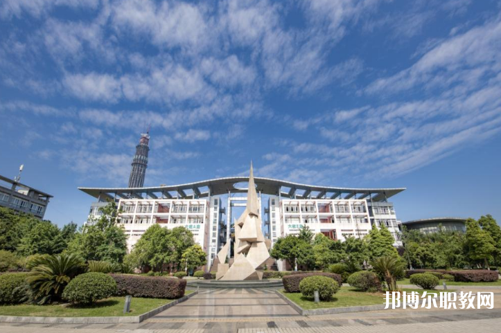 四川城市技師學(xué)院地址，乘車路線 