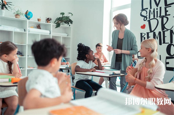 廣東哪里的中專學(xué)校能讀社會(huì)文化藝術(shù)(戲劇、粵劇、雷劇)專業(yè)