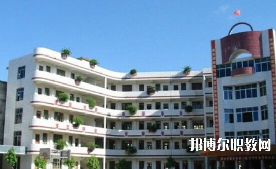 2024玉林市龍池職業(yè)技術(shù)學(xué)校招生計(jì)劃 招生人數(shù)是多少(附要求、條件、對象)