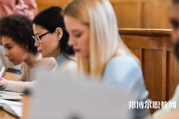 廣西哪里的職業(yè)學校能讀機器人應(yīng)用與維護專業(yè)