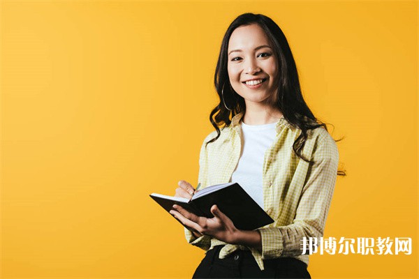 廣西哪里的中專學校能讀觀光農業(yè)經營專業(yè)