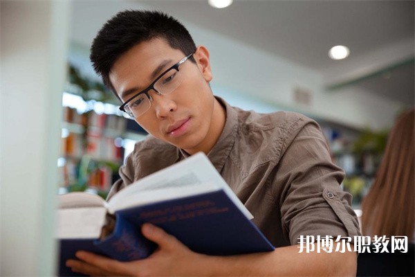 廣西哪里的中專學(xué)校能讀計算機(jī)運用專業(yè)
