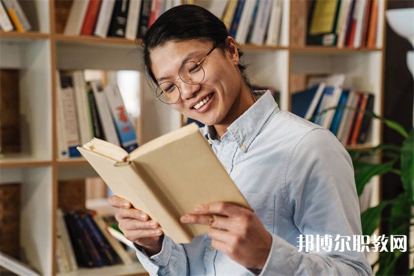 廣西哪里的職教中心能讀學(xué)前教育(幼兒教師、育嬰師方向)專業(yè)