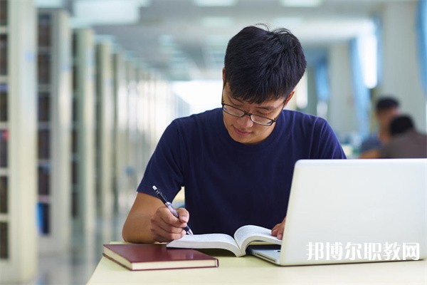 四川哪里的中職學校能讀工商管理專業(yè)