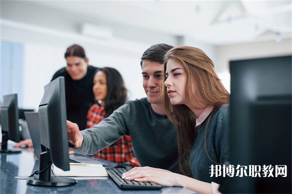 四川哪里的技工學校能讀室內(nèi)設計專業(yè)