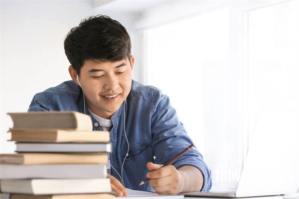 四川哪里的中職學校能讀機械設(shè)備維修專業(yè)