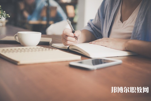 四川哪里的職業(yè)學(xué)校能讀計(jì)算機(jī)應(yīng)用和維護(hù)專(zhuān)業(yè)