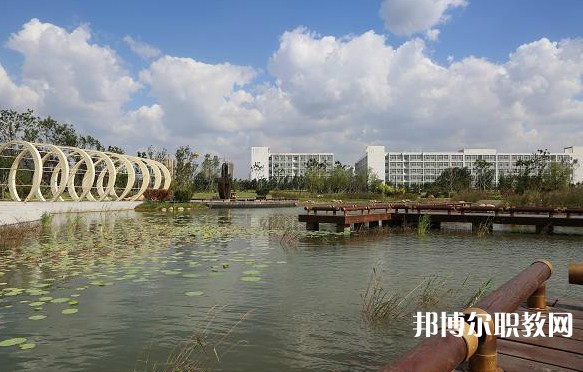 2024鞍山市現(xiàn)代服務(wù)學(xué)校招生計劃 招生人數(shù)是多少(附要求、條件、對象)