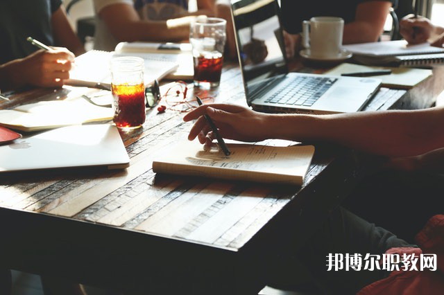 云南哪里的中職學校能讀汽車商務(wù)專業(yè)（中級）專業(yè)